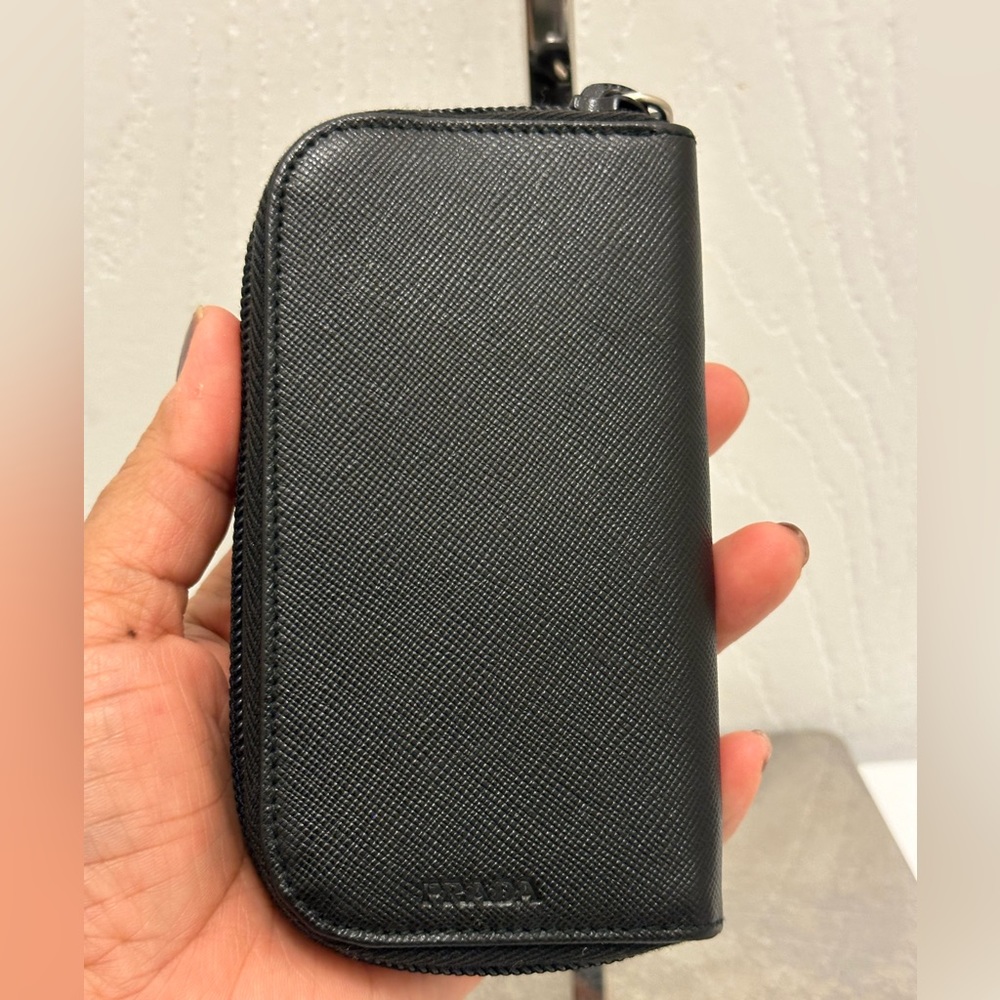 ✨Authentic Prad Saffiano Keyholder✨